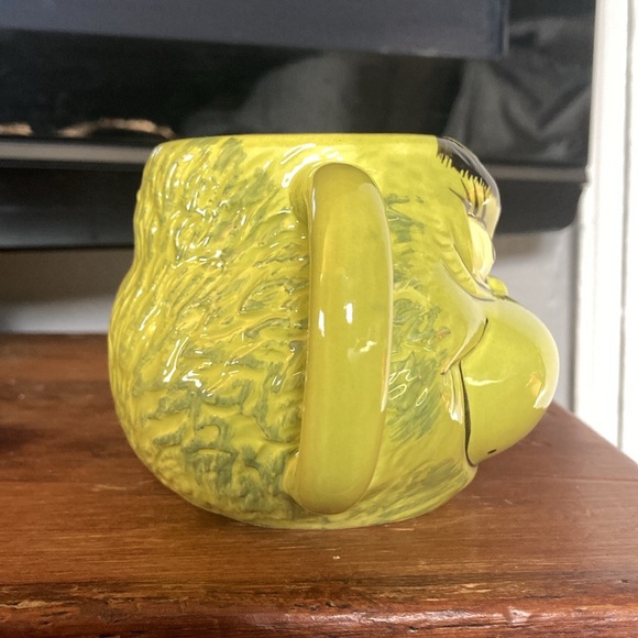 Brand NWT- 18floz- Dr Seuss Ent. The Grinch Hand Painted Ceramic Mug - Picture 7 of 15